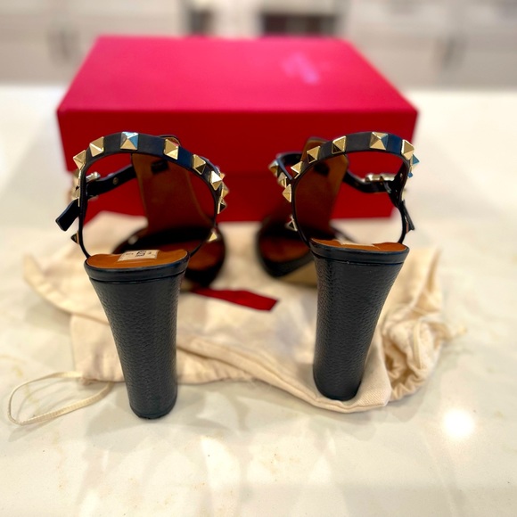 Valentino Rockstud block heel sandals. Size 39. Great condition! - Picture 10 of 12
